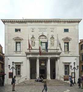 Teatro_La_Fenice_(Venice)_-_Facade